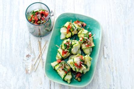Courgetterolletjes met kabeljauw en antiboise