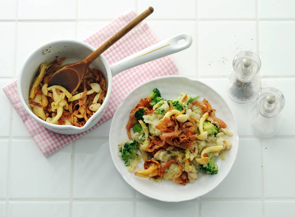 Broccolistamppot met knolselderij en witte bonen