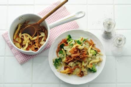 Broccolistamppot met knolselderij en witte bonen