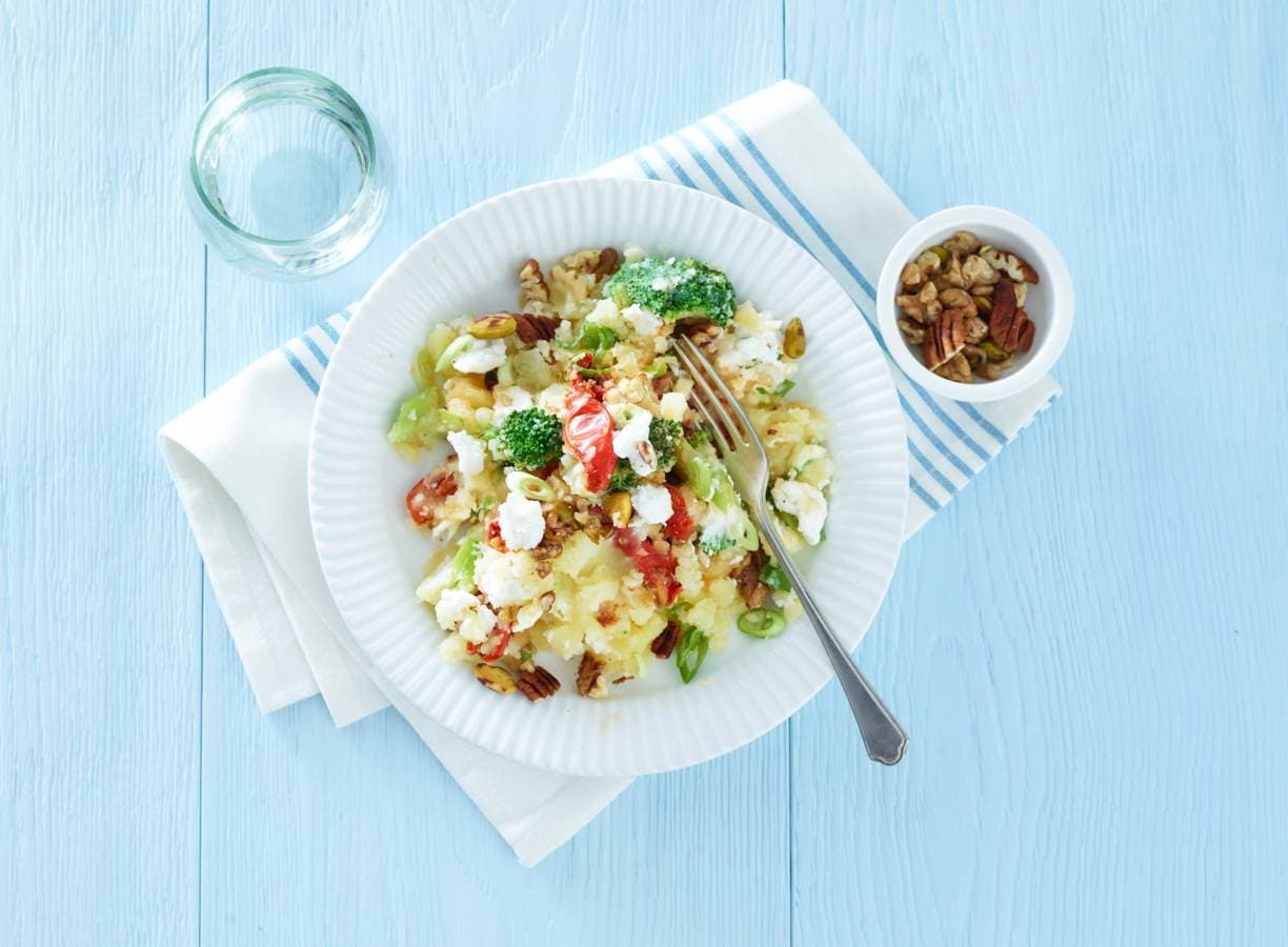 Broccolistamppot met noten & geitenkaas