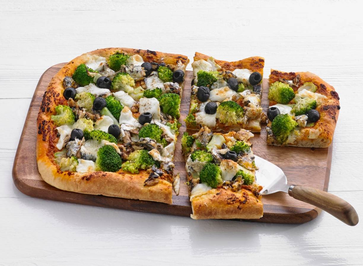 Plaatpizza met sardientjes