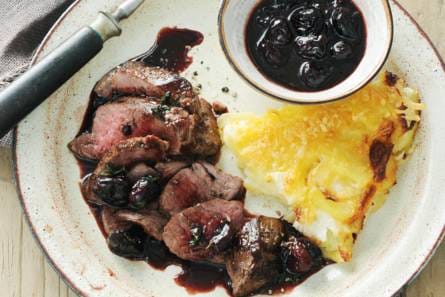 Hertenbiefstuk met portsaus en knolselderijgratin