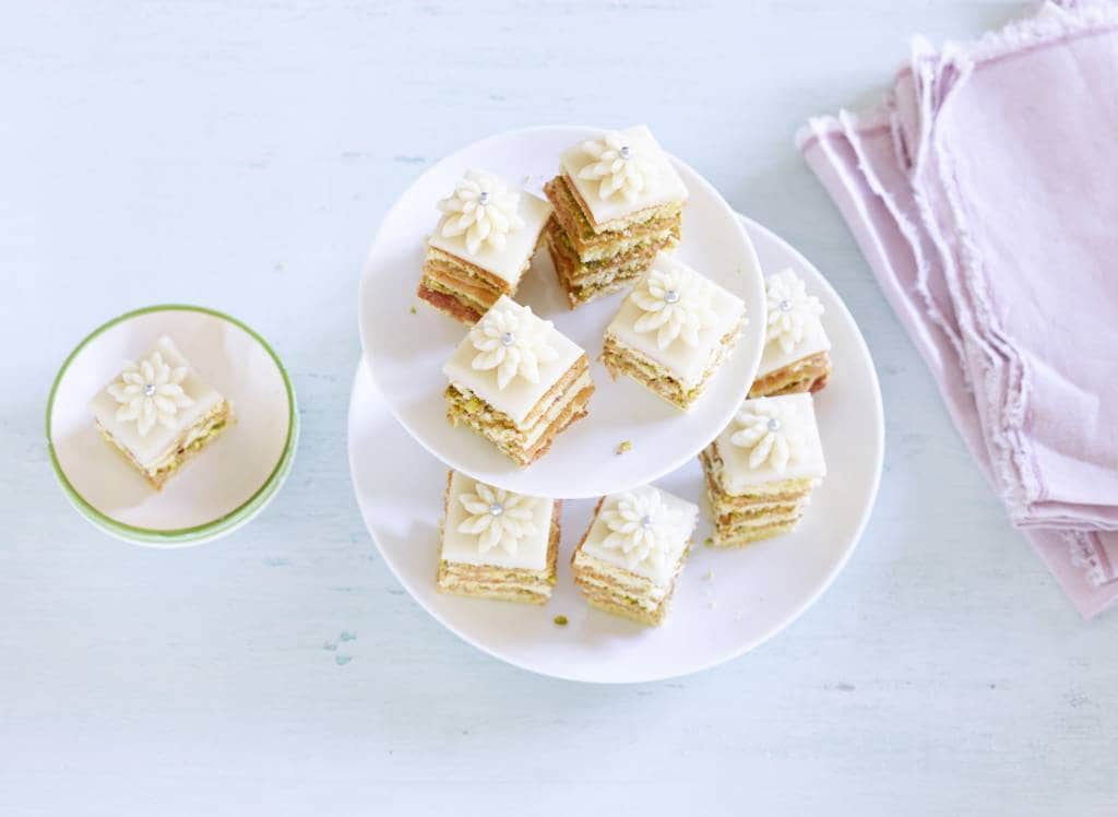 Petit fours