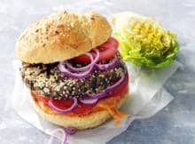 Vegetariërs te eten? Met deze gegrilde burger met een Noord-Afrikaans tintje gooi je zeker weten hoge ogen. 