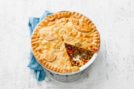 Gehaktpie met erwten, paprika en witte bonen