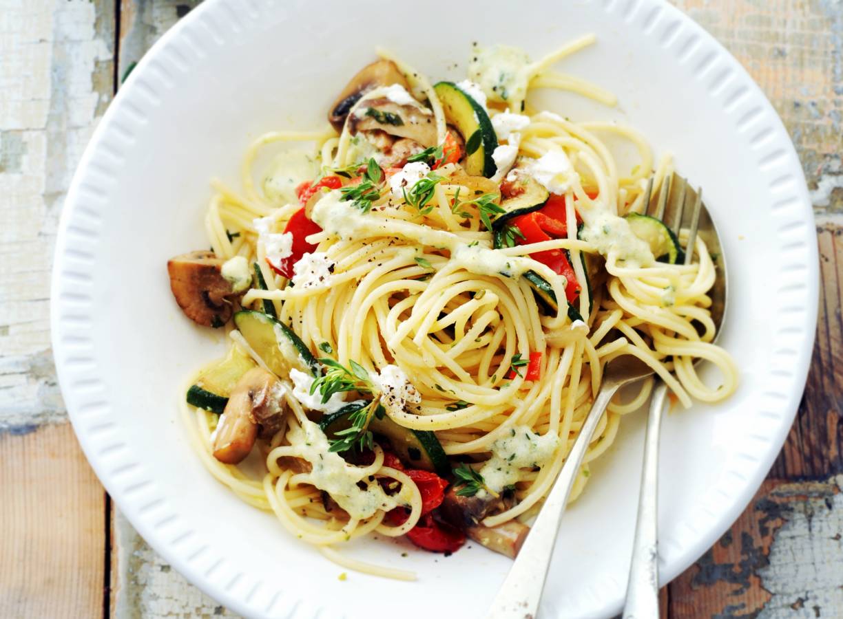 Spaghetti met paddenstoelen en courgettesaus