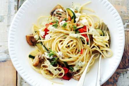 Spaghetti met paddenstoelen en courgettesaus