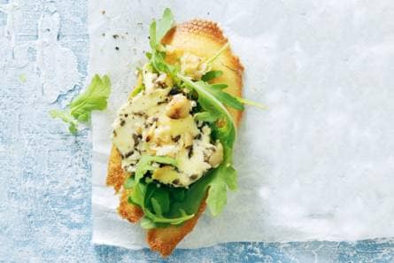 Toast met truffelboter en hazelnoot