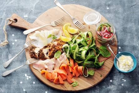 Visplateau met homemade pickle en salade