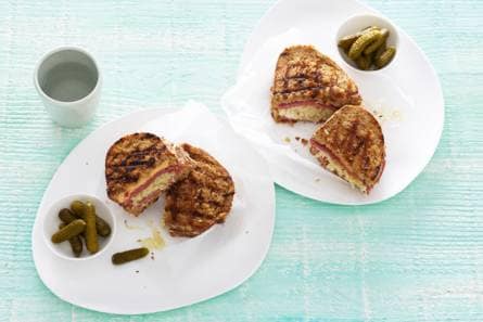 Reuben sandwich pastrami
