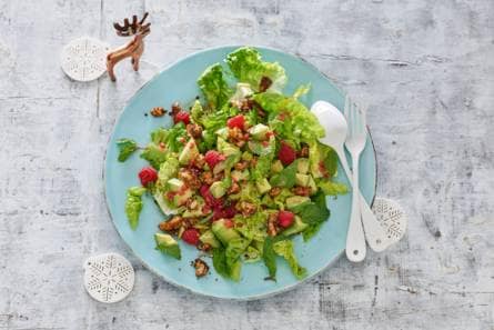 Avocadosalade met walnoten en framboos
