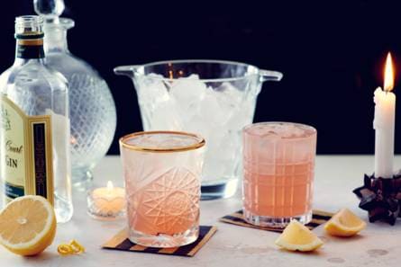 Sparkling gin lemon