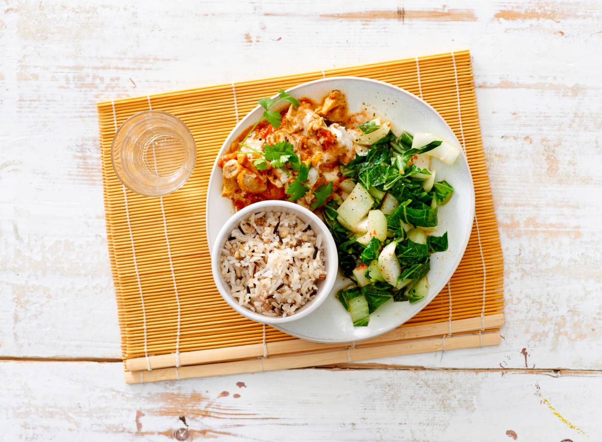 Kipcurry met paksoi en rijst
