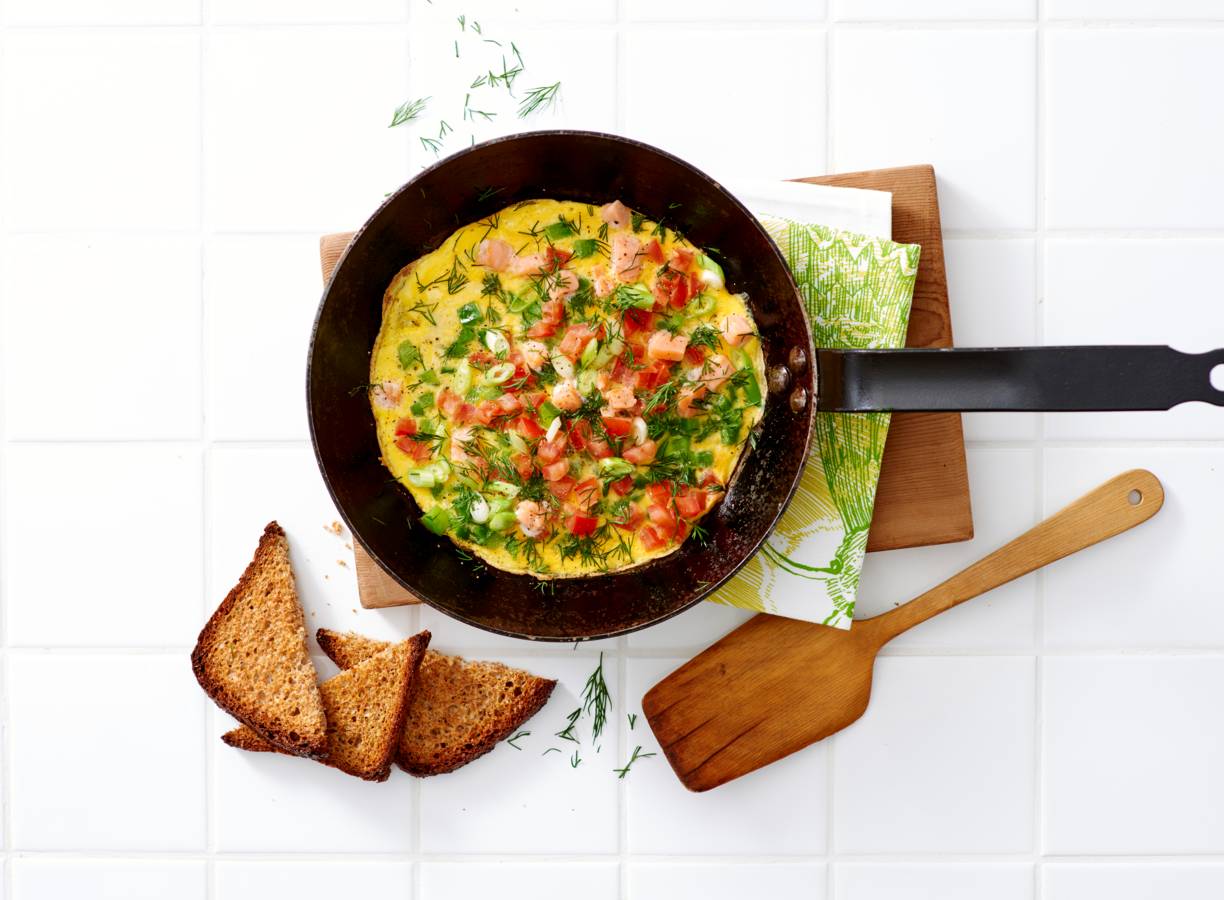 Omelet met zalm en groente