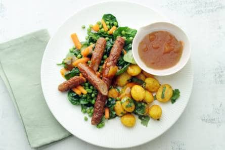 Indiase krieltjes met spinazie, lamsworstjes en mangochutney