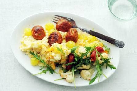 Aardappelpuree met cheddar, bloemkool & groenteballetjes