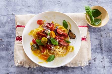 Groenterijke tagliatelle & tomaatjes
