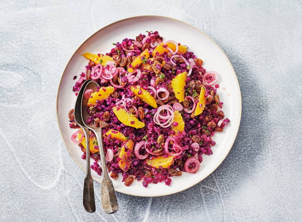Rodekoolsalade met sinaasappel