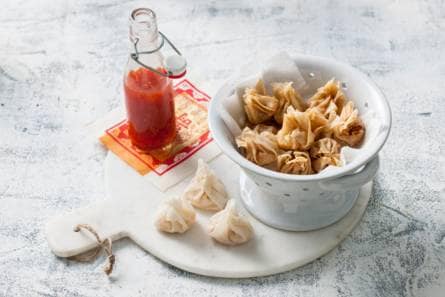 Wontons met krab en limoenblad