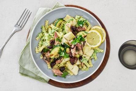 Fusilli met artisjok-preisaus, sardines en olijven