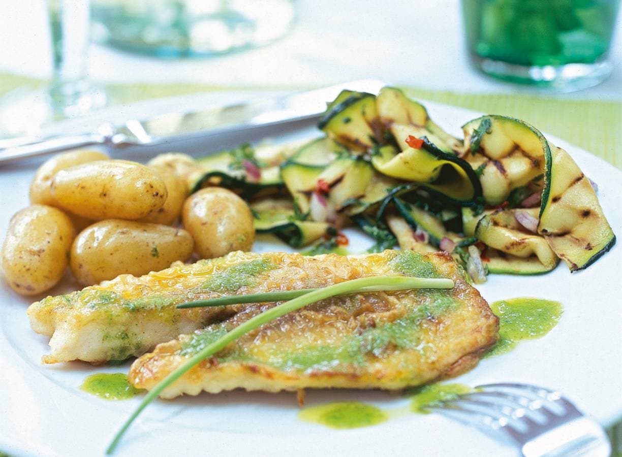 Tilapia met bieslookolie en geroosterde courgette