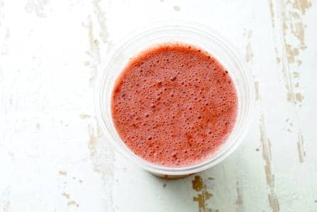 Smoothie grapefruit, blauwe bes, gember en wortel