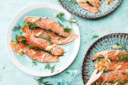 Gravad lachs gemarineerd in dille