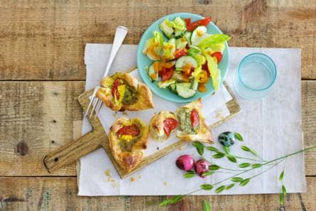 Miniquiches met groene salade
