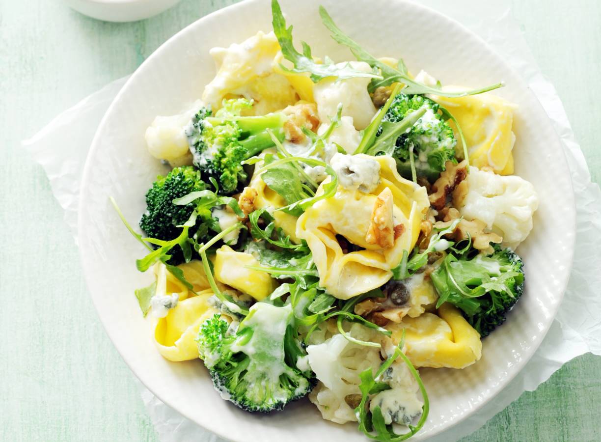 Notentortelloni in gorgonzola-kappertjessaus