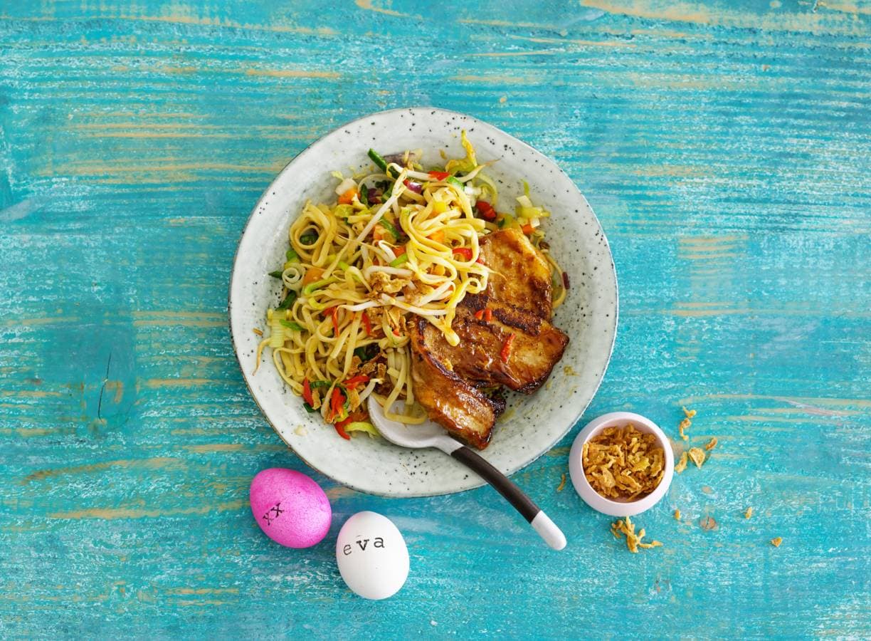 Oosterse mie met krokante speklapjes