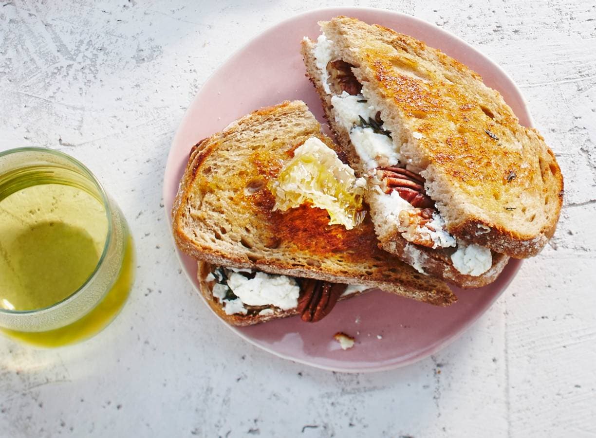 Tosti geitenkaas-honingraat