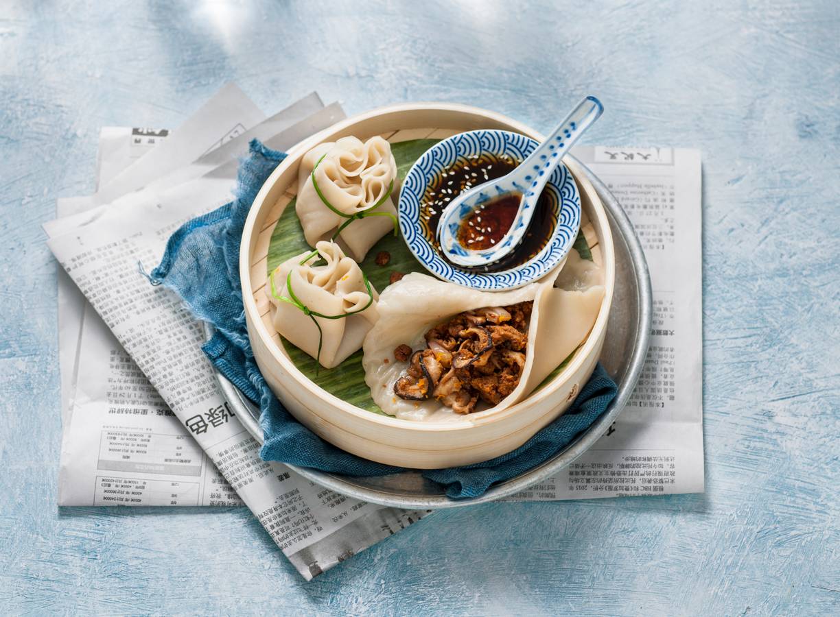 Moshik Roths gestoomde dimsums gevuld met groentegehakt