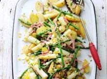 Salade op z'n Vlaams met asperges, ham, ei en krieltjes.
