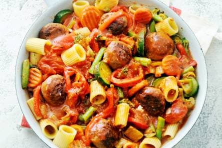 Rigatoni met gehaktballetjes en rijkgevulde groentesaus