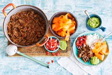 Pulled beef met salsa en avocadopuree