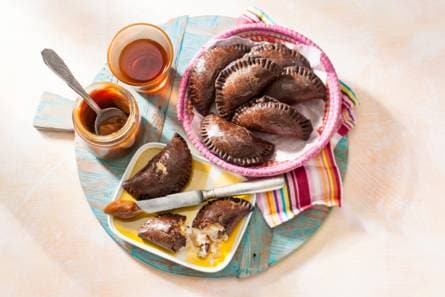 Chocolade-empanadas met banaan en kokos