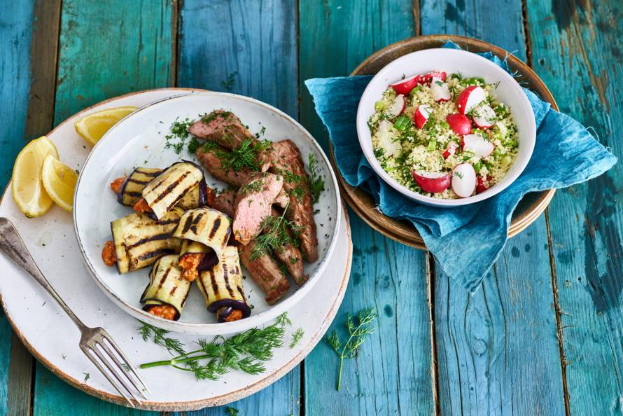 Lamshaas met gevulde auberginerolletjes 