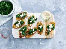 Probeer eens iets anders: geen zoete, maar hartige wentelteefjes! Ook lekker als lunchgerecht.  