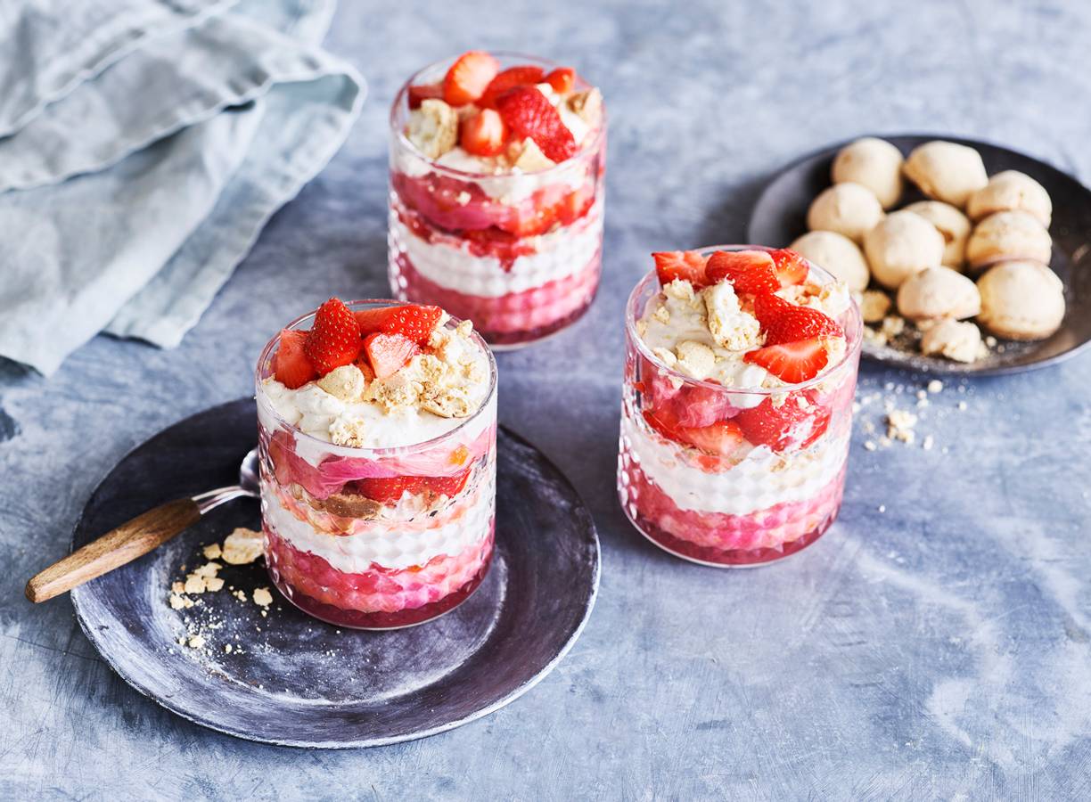 Eton mess met rabarber