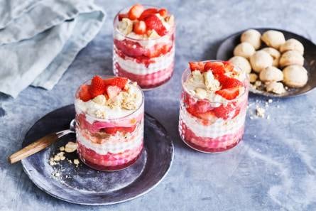 Eton mess met rabarber