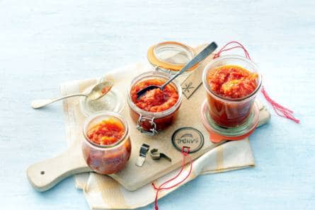 Zelfgemaakte pittige sambal