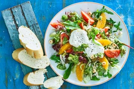 Gemengde salade met burrata