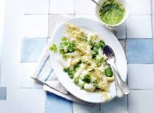 Door asperges te stomen behouden ze de meeste smaak. Wij bedachten er een friszure kruidendressing bij. 