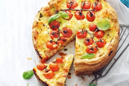 Kruidenquiche met geitenkaas en chorizo