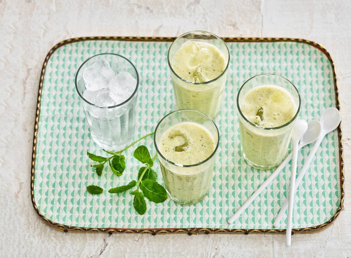Mangolassi (yoghurtdrank met mango & munt)