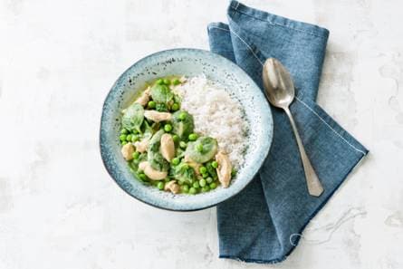 Pittige curry met kip en groene groenten