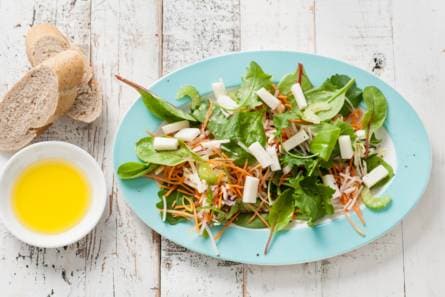 Snelle lunchsalade met geitenkaas