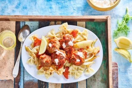 Pasta met smeuïge gehaktballetjes en gegrilde groenten