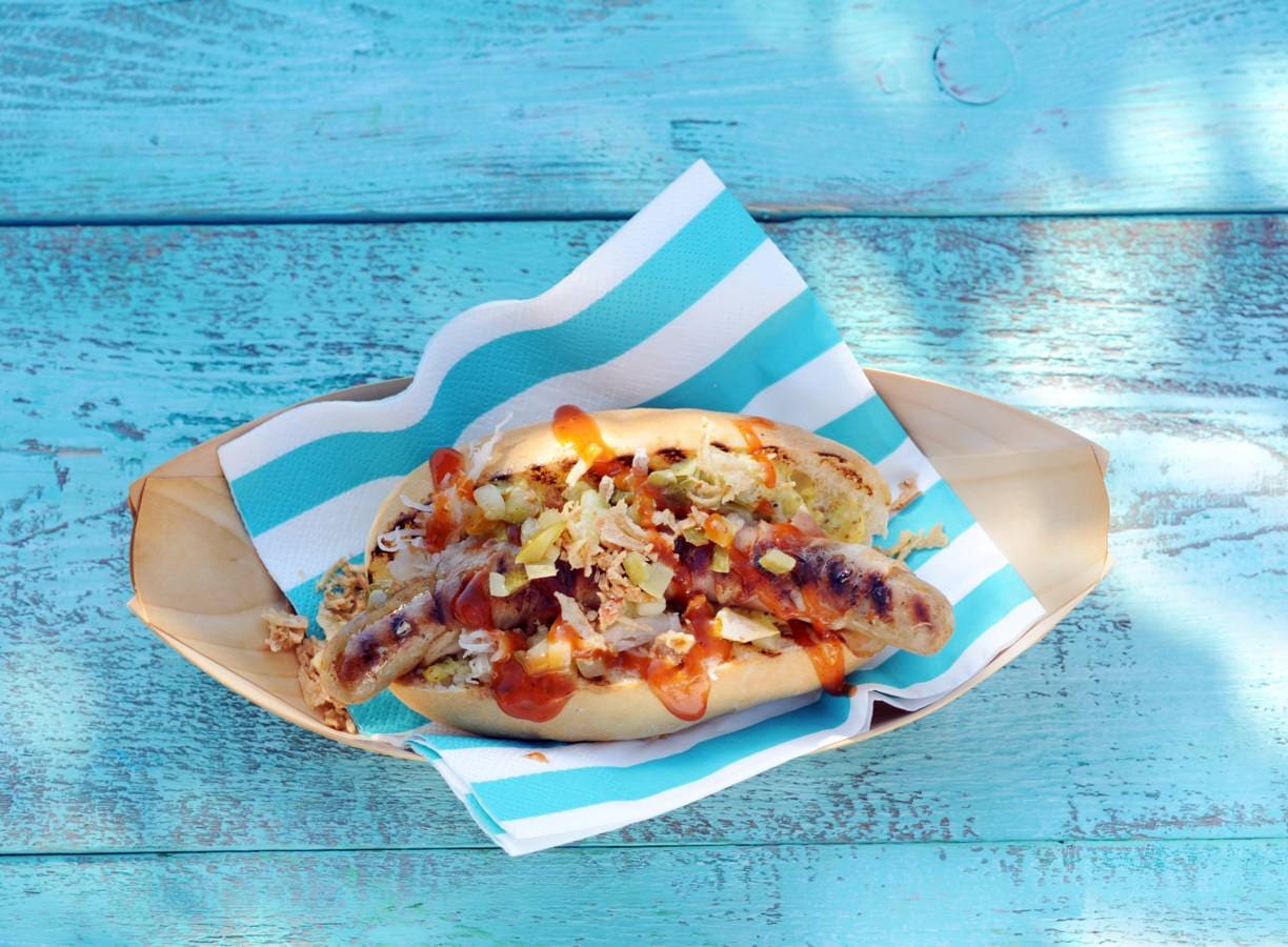 Hotdogs met spek, zuurkool en mosterd