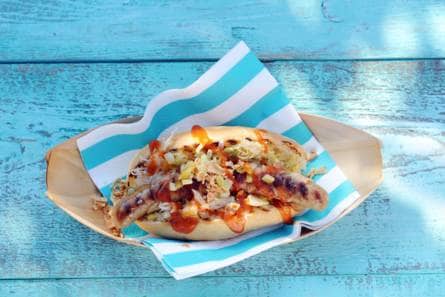 Hotdogs met spek, zuurkool en mosterd